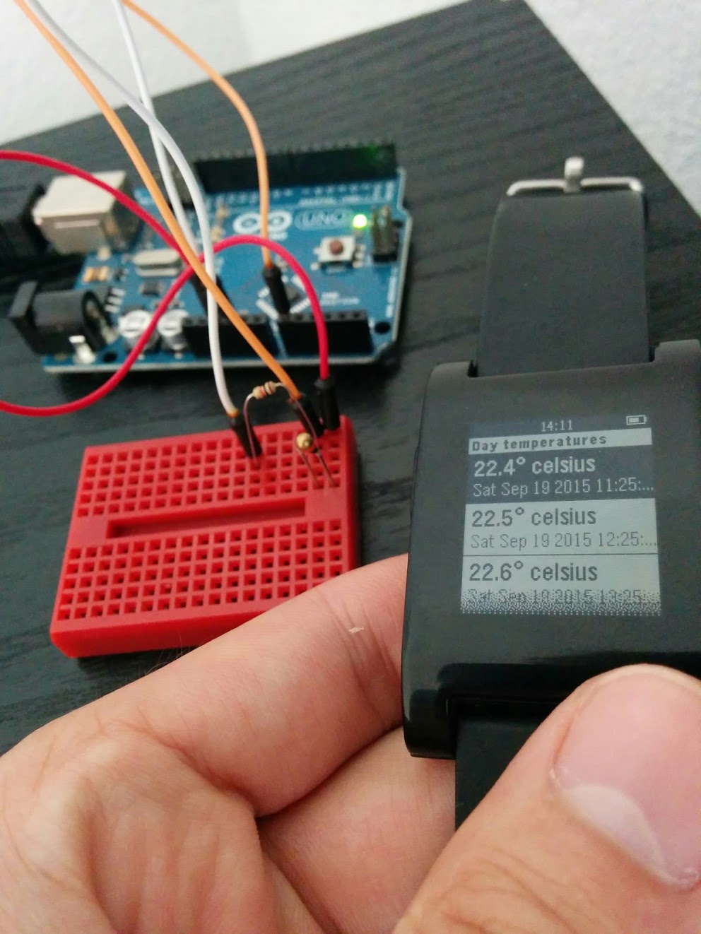 Raspberry Pi + Arduino weatherstation with PebbleJS interface